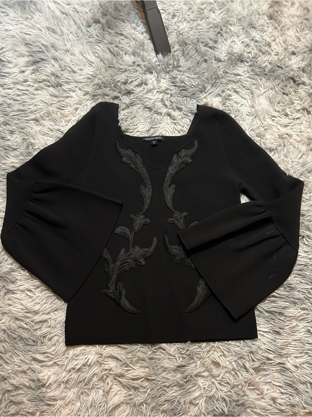 Boston proper Embroidered Bell-Sleeve Women's Top